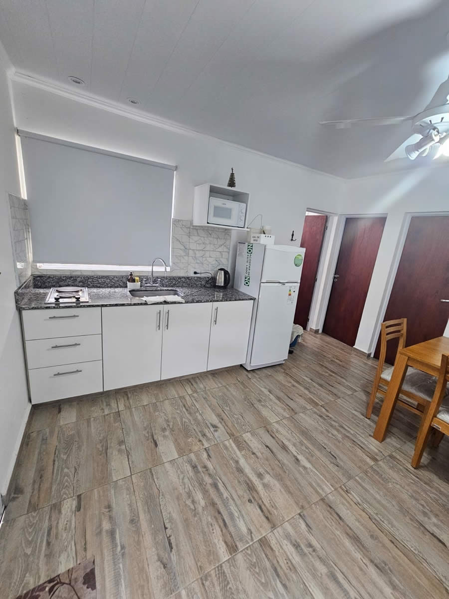 Amplia cocina equipada del Apartamento Departamento 3 en Complejo Valeria Soledad