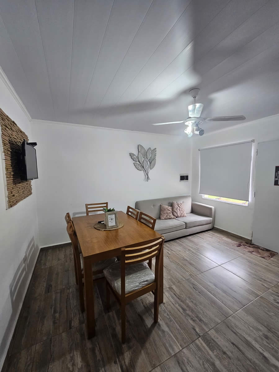 Comedor espacioso del Apartamento Departamento 3, ideal para grupos grandes en Federación